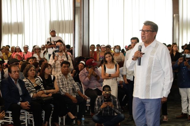 Monreal promueve su «continuidad con cambio» en Puebla