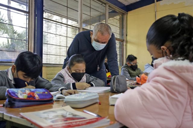 Programa «Escuelas solares» beneficia a 36 mil alumnos poblanos