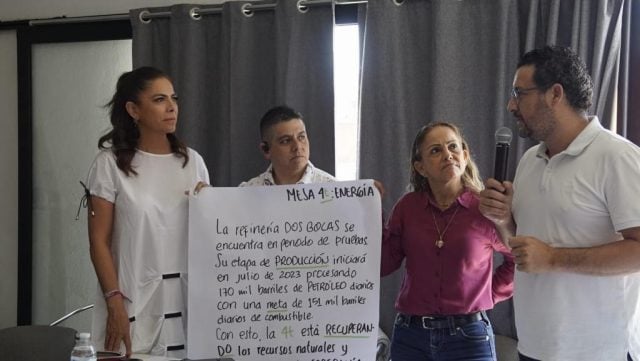 Olivia Salomón participa en taller de formación política de Morena