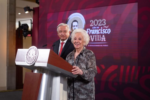 AMLO recibe en Palacio Nacional a madre buscadora argentina