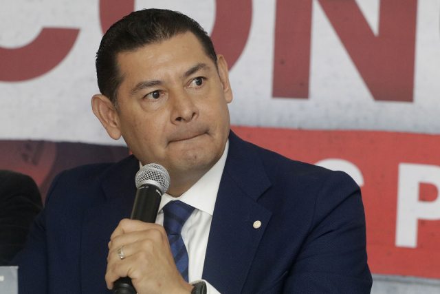 Armenta descarta licencia del senado para buscar candidatura