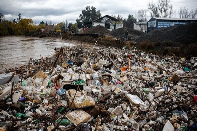 Contaminación por plásticos entre las principales preocupaciones ambientales en el País según encuesta