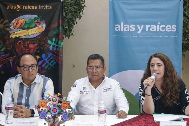 Presentan primera edición presencial «Del Amate y el Cenzontle» en Pahuatlán