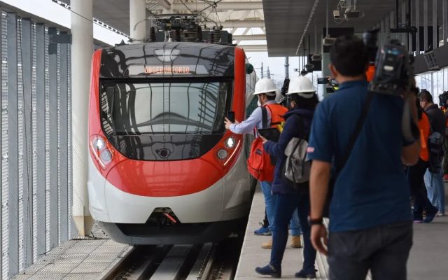 Tren Interurbano México-Toluca deberá  quedar en marzo de 2024: AMLO