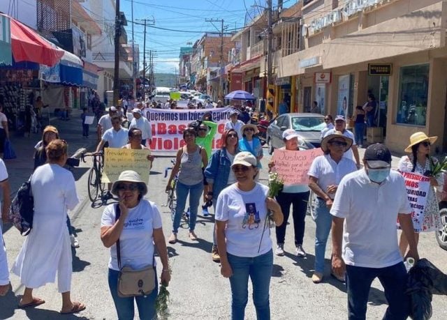 Izúcar: otra vez exigen con marcha la renuncia de la edil