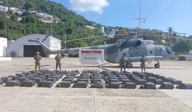 Marina decomisa 2.4 toneladas de cocaína en Acapulco, Guerrero