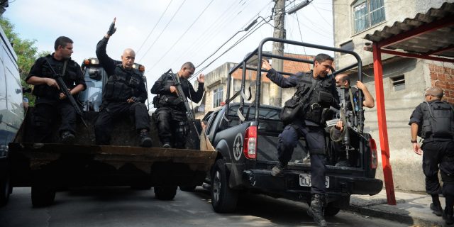 Sube a 13 cifra de muertos en operativo policial en favelas de Brasil