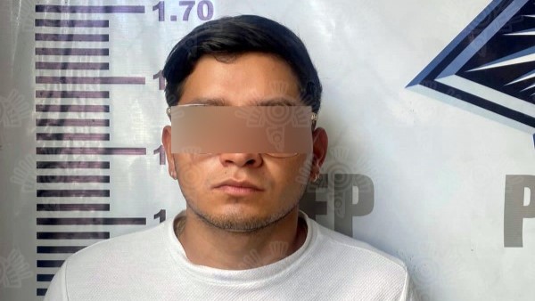 Capturan a hombre que pretendía vender motocicleta robada en Tlatlauquitepec