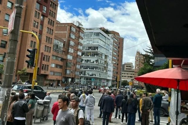 Fuerte sismo sacude Colombia, se siente en Bogotá