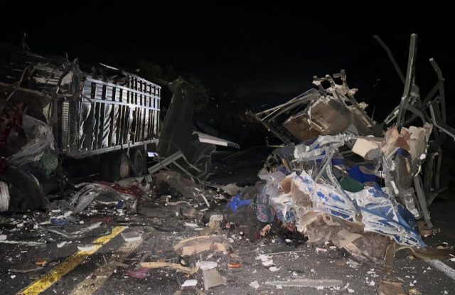 Confirman 16 muertos y 36 heridos por accidente en la Oaxaca-Cuacnopalan