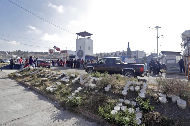 Reos protestan por aumento de seguridad en penal de San Miguel