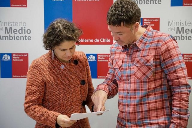 Organizaciones de Chiloé y Patagonia Austral se reunieron con ministra del Medio Ambiente y solicitaron medidas concretas para conservación marina