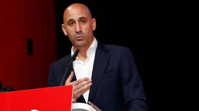 Madre de Luis Rubiales hace huelga de hambre tras investigación de Fiscalía española por agresión sexual contra su hijo