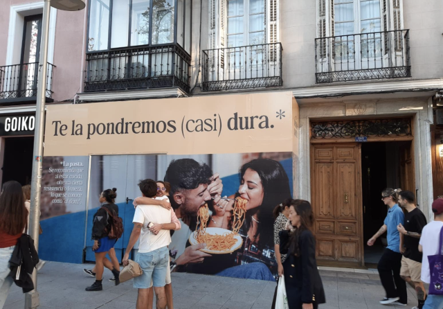 Denuncian publicidad machista en centro de Madrid