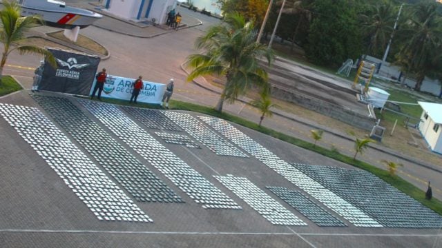 Colombia confisca casi tres toneladas de clorhidrato de cocaína