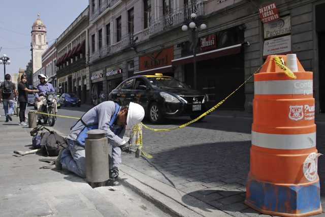 Bolardos provocan más accidentes viales en Centro Histórico de Puebla