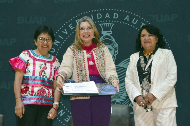 Persiste discriminación contra mujeres, reconoce conferencista en la BUAP