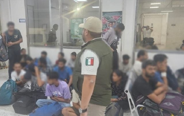 Rescatan a 47 migrantes de India en Quintana Roo