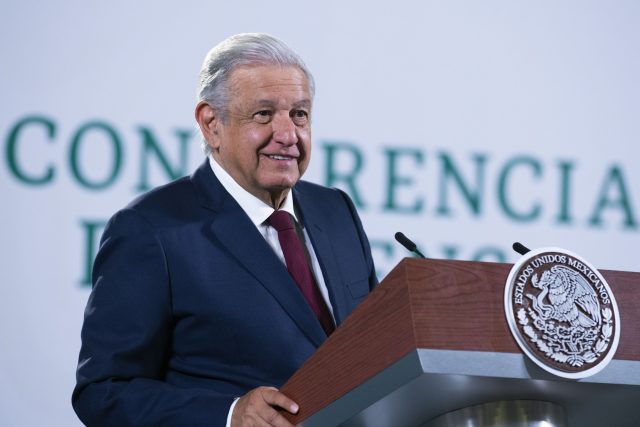 Descarta AMLO ruptura en Morena por resultado de encuesta