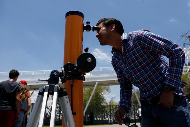 ¿Cómo ver el eclipse solar de manera segura? Aquí te decimos