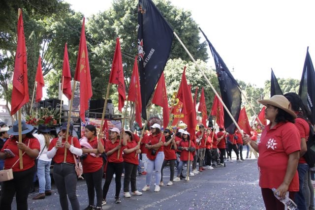 Ambulantes exigen al gobierno de Puebla respeto y justicia