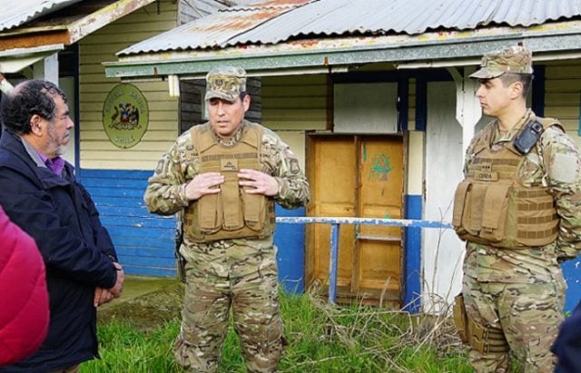 Carahue: Comunidades mapuche rechazan militarización de escuela ubicada en su territorio