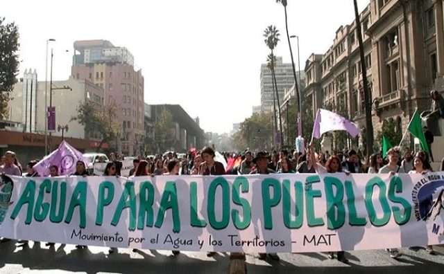 Organizaciones socio ambientales de todo Chile se manifiestan en contra de la propuesta constitucional: “Reprivatiza el agua y los derechos sociales”