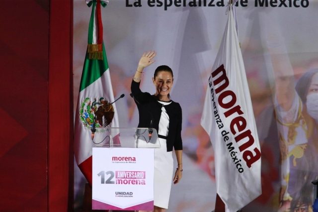 Sheinbaum celebra permanencia de Ebrard en Morena