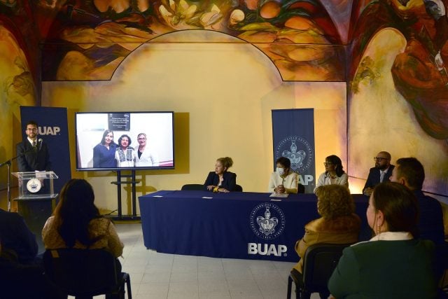 Reconocen apoyo de la Facultad de Psicología en comunidad BUAP