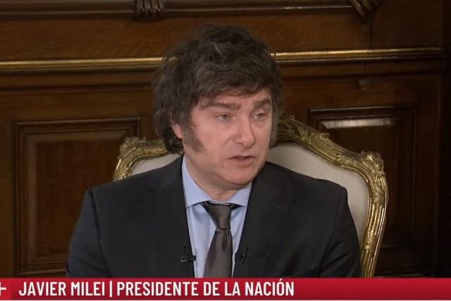 Milei amenaza con convocar un plebiscito si el Congreso rechaza su decreto de desregulación de la economía