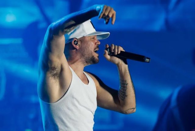 Residente insta a artistas que denuncien genocidio en Palestina: «Apoyando están del lado correcto de la historia»