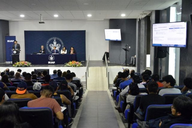 Rinde informe de labores Facultad de Economía BUAP