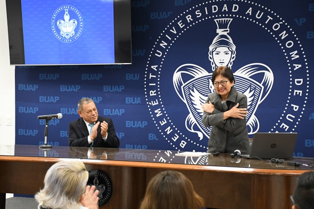 Rectora de la BUAP da conferencia sobre infecciones respiratorias