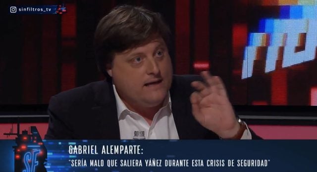 Redes estallan contra Gabriel Alemparte por violenta pregunta a Valeria Cárcamo en programa «Sin Filtros»