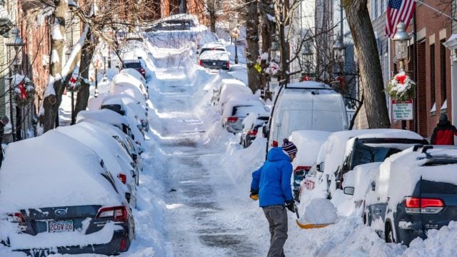 Alerta en Nueva York por tormenta invernal y riesgo de inundaciones