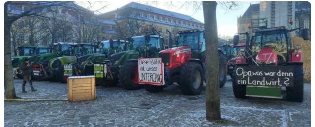 Agricultores de Alemania invadieron las calles para protestar contra los recortes de los subsidios por parte del Gobierno