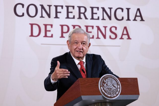 «No hay títeres en el poder», afirma AMLO ante «retos» de Xóchitl