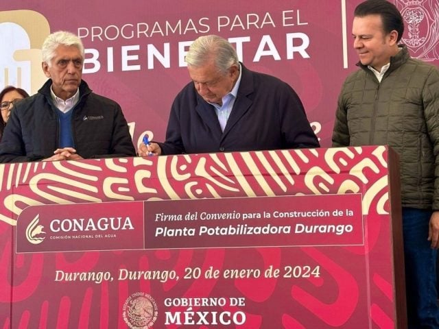 AMLO propone incluir programas emblemáticos en la Constitución