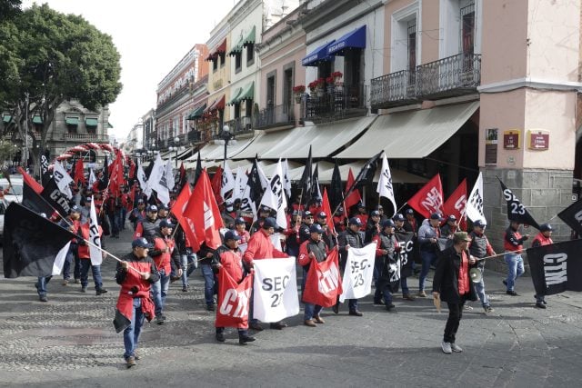 Marchan cetemistas y Comuna poblana «hostiga de forma grotesca»