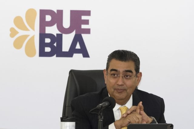 Gobernador pide a aspirantes de alcaldía poblana evitar guerra sucia