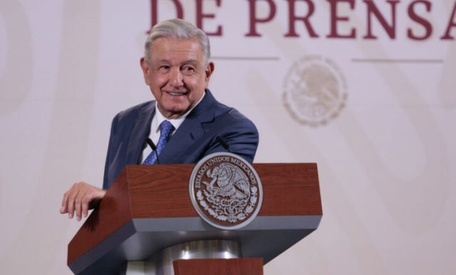 AMLO asegura que reformas «construirán» una constitución social