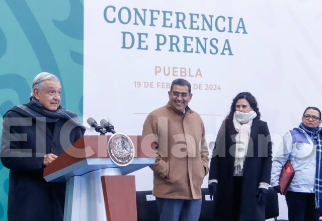 AMLO inaugura Industria Militar en Puebla en aniversario del ejército