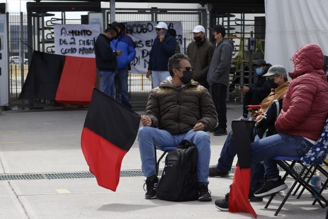 Industria de Querétaro enfrenta problemas por huelga en Audi Puebla