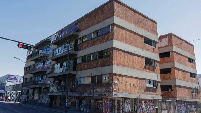 Edificio pone en riesgo a ciudadanía; Ayuntamiento responsabiliza al gobierno estatal