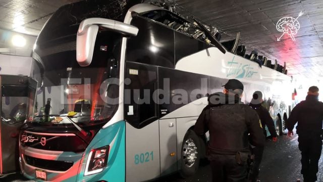 Reportan 16 poblanos lesionados tras accidente de autobús en CDMX