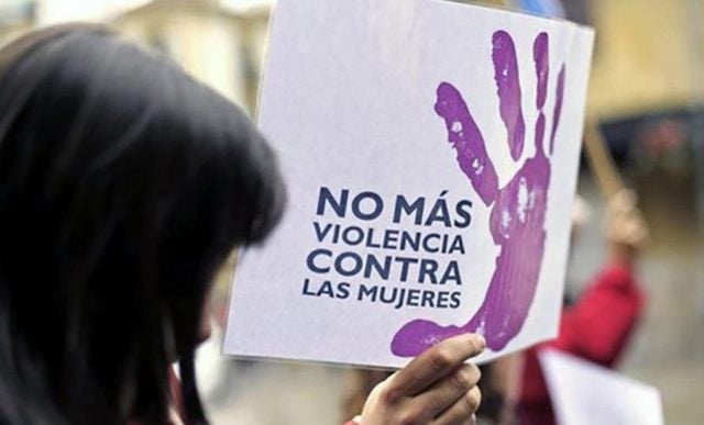 En Puebla, 97 mujeres llaman diario al 911 por violencia