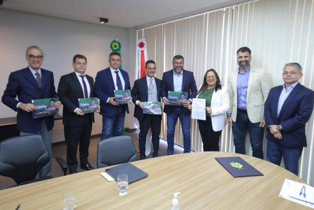 The Amazonas Government formalizes a partnership for the construction of a Forest School unit in Carauari