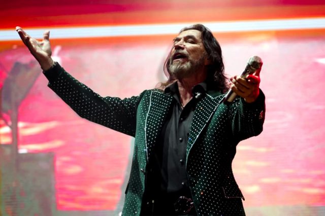 «El Buki» pone a vibrar a los poblanos en la “Feria de Puebla 2024”