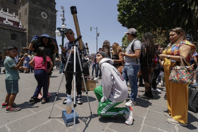 ¡Eclipse solar!, poblanos opinan sobre el fenómeno astronómico