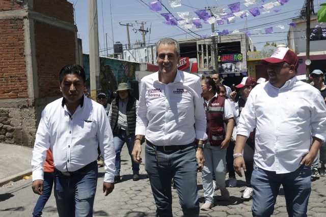 José Chedraui respalda denuncias por entrega de tinacos en veda electoral